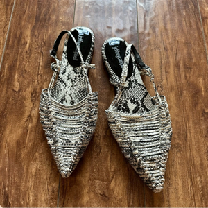 Jeffrey Campbell Myron White Black Snakeskin Pointed Toe Slingback Flat Mules 8